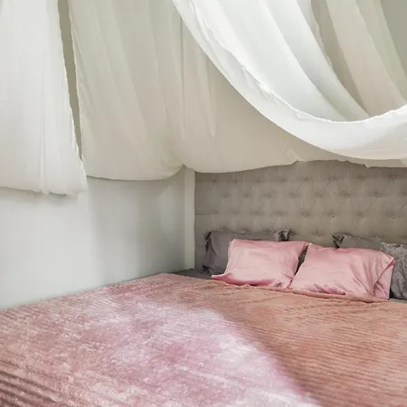 Homestay Design District At Bulevardi